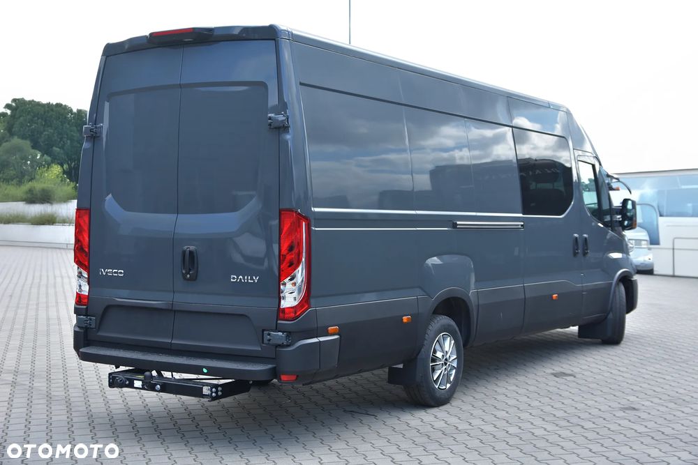 Iveco Daily 35S18 180km zabudowa brygadowa 7osobowy MOBILCAR - 8