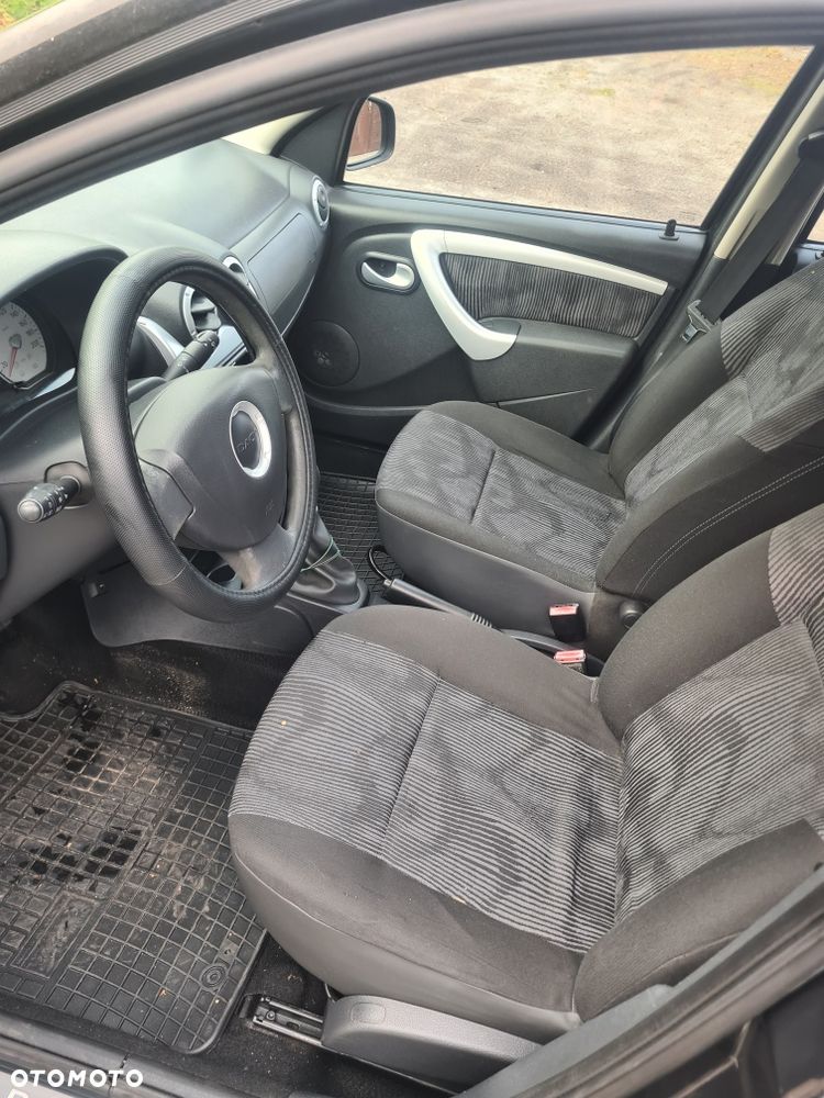 Dacia Sandero - 7