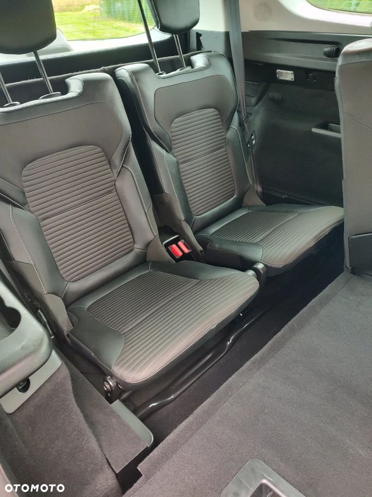 Renault Grand Scenic - 17