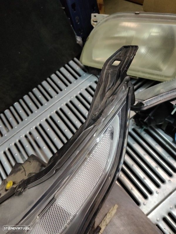 Farol Frente Esquerdo / Otica Esquerda Ford Transit Connect Combi  Dt1 - 2