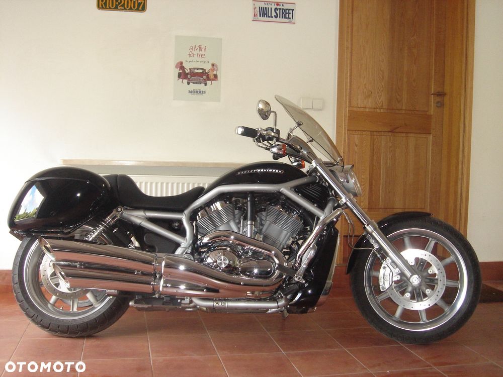 Harley-Davidson V-Rod Street Rod - 1