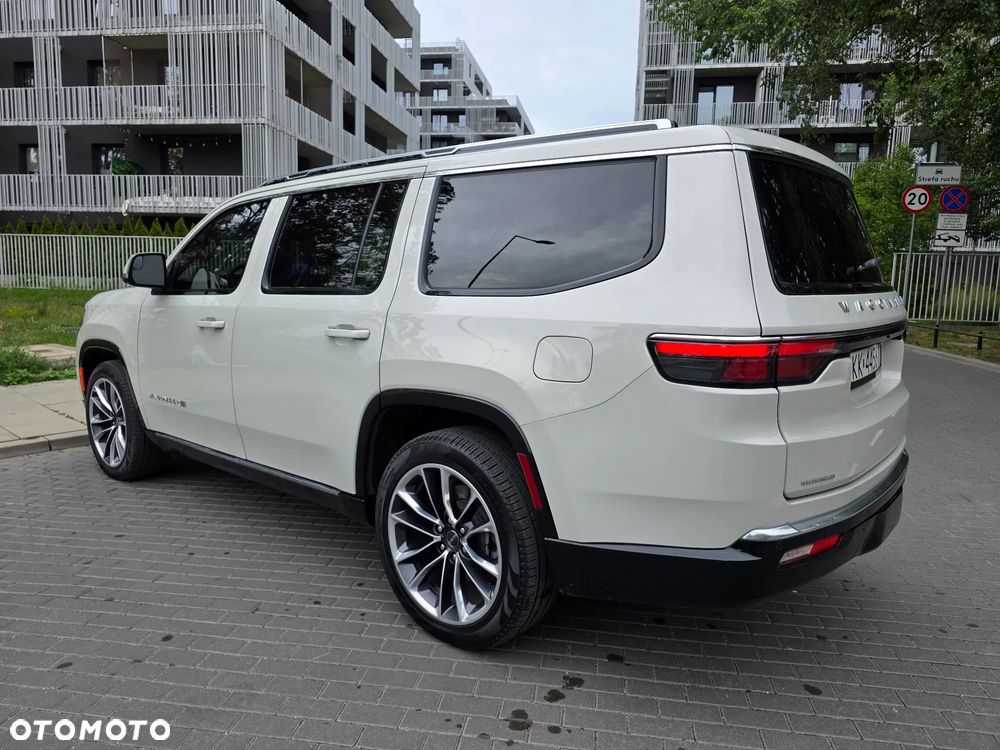 Jeep Wagoneer - 26