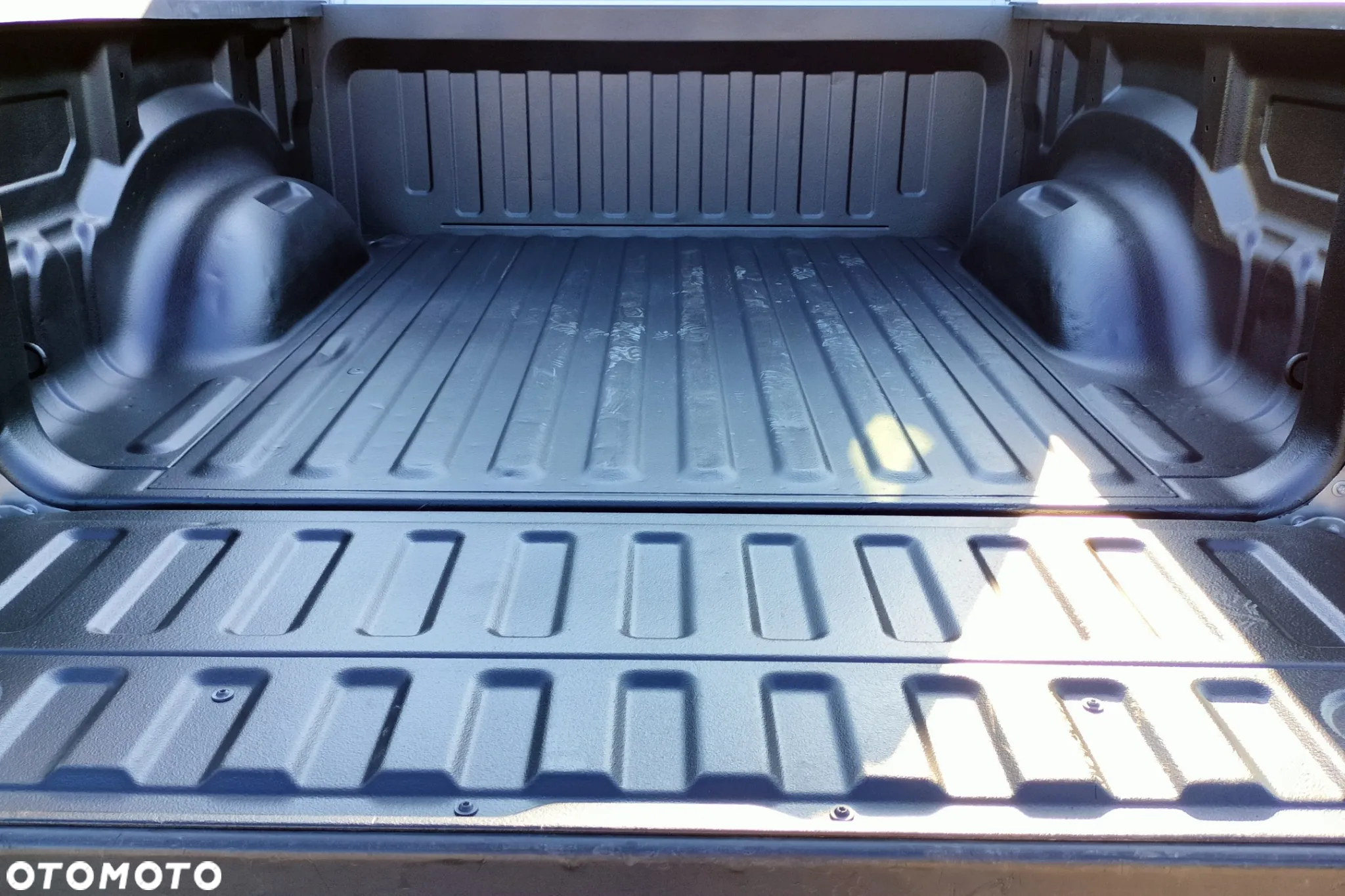 RAM 1500 Crew Cab Shortbed Laramie - 8