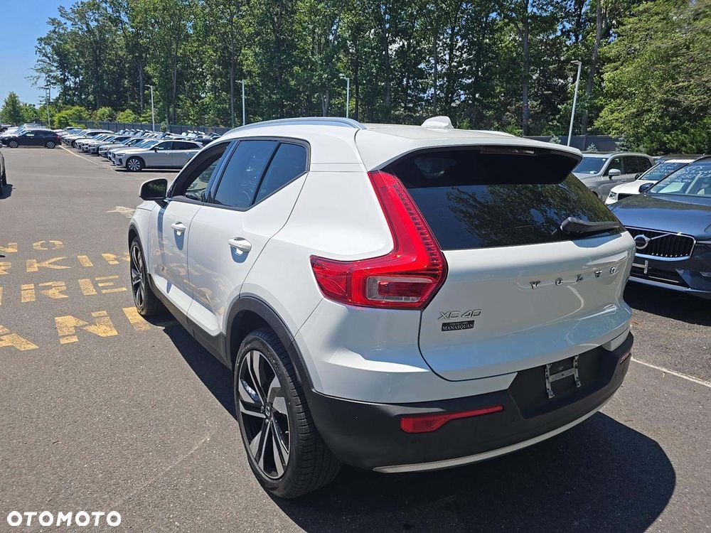 Volvo XC 40 T5 AWD Momentum - 3
