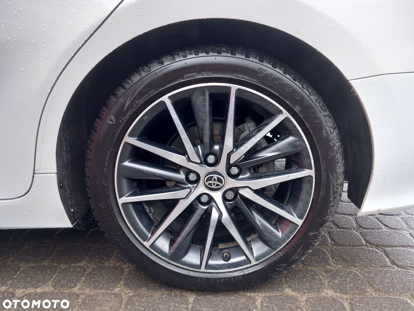 Toyota Camry - 10