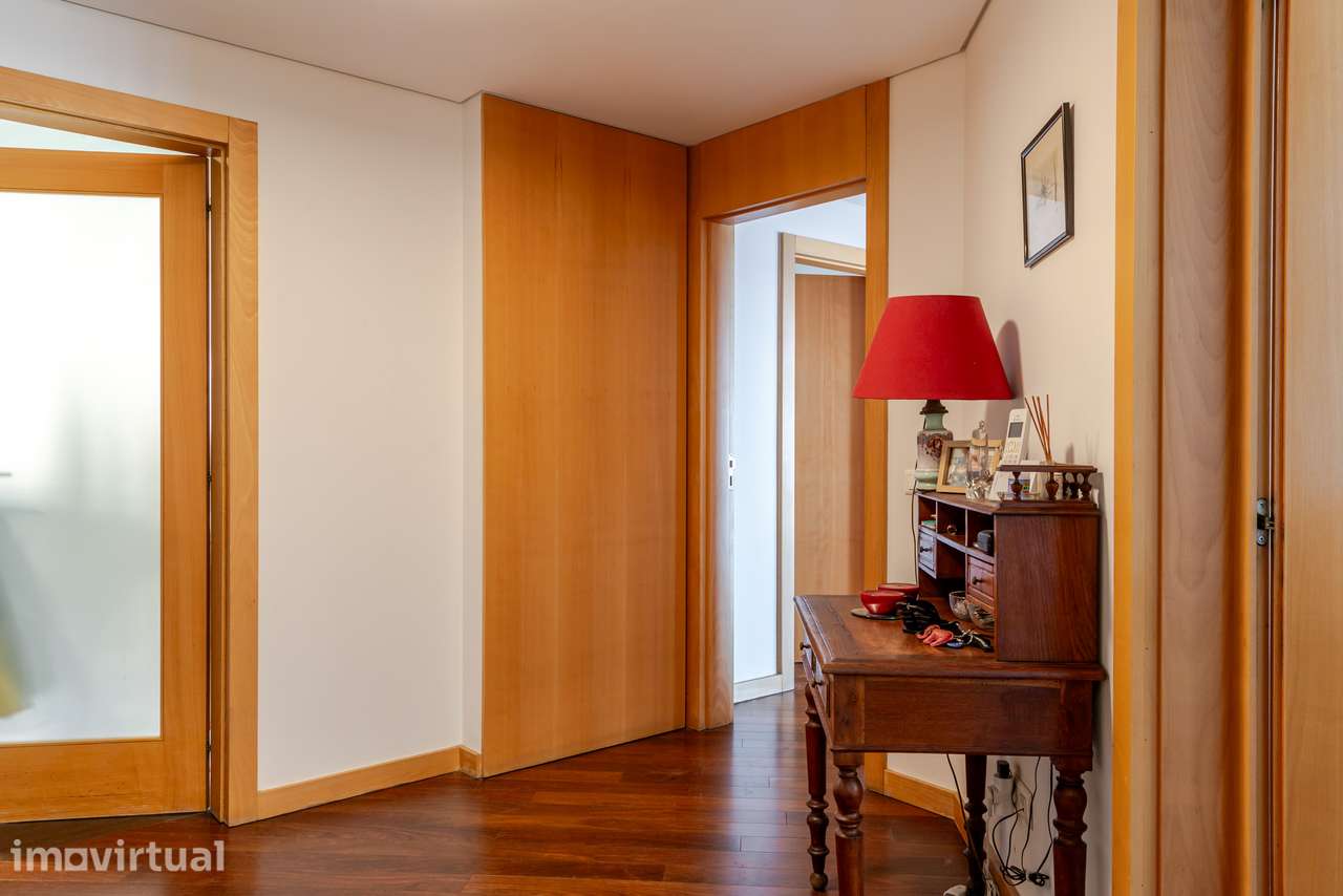 Apartamento T4 em localização privilegiada - Grande imagem: 5/14