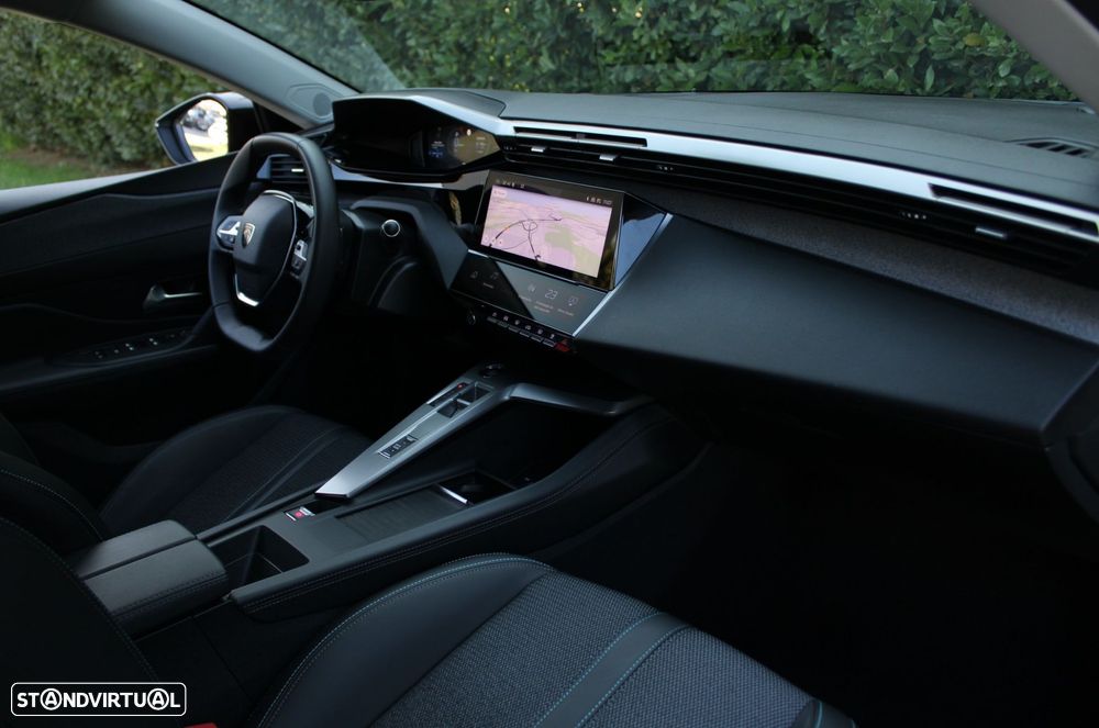 Peugeot 308 1.6 Hybrid Allure Pack e-EAT8 - 29