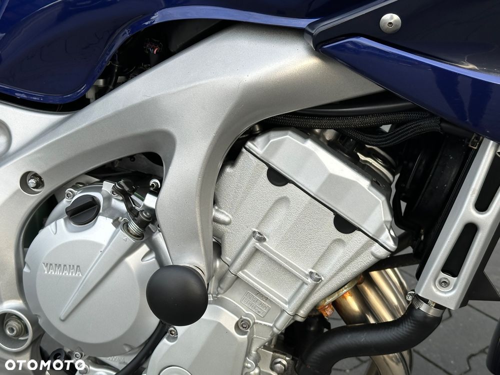 Yamaha FZ6 - 16