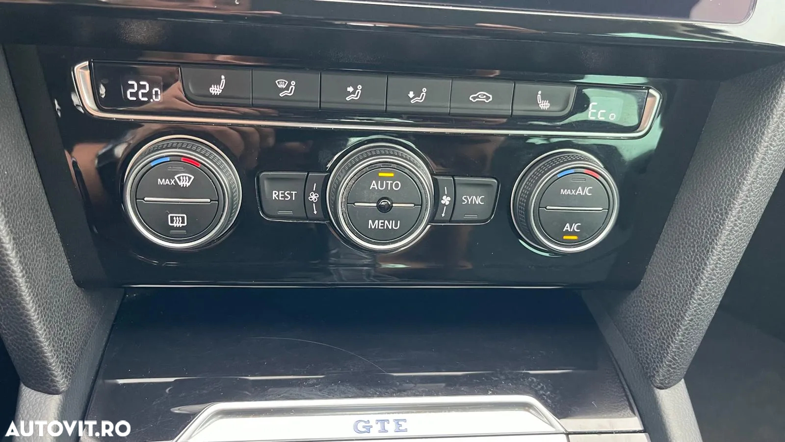 Volkswagen Passat GTE - 35