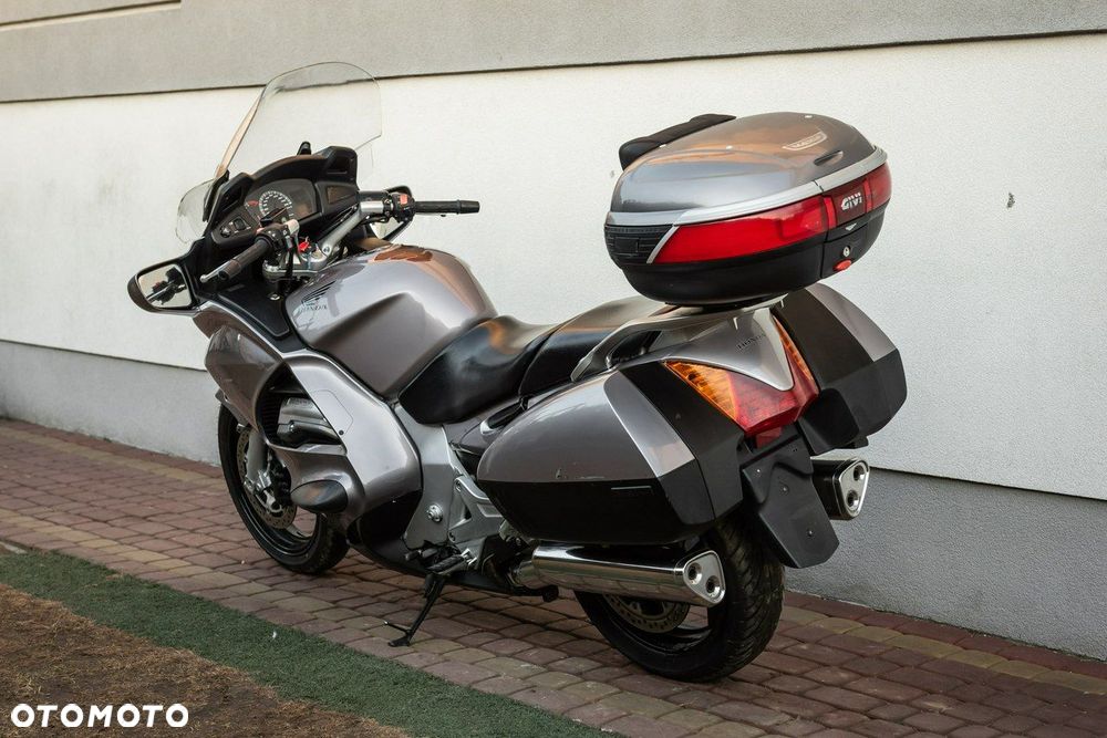 Honda ST - 4