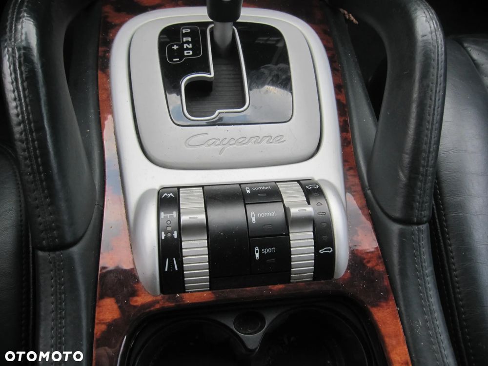 Porsche Cayenne - 15