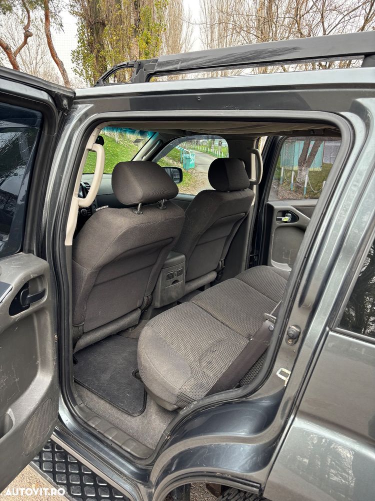 Nissan Pathfinder 2.5 dCi Comfort - 23