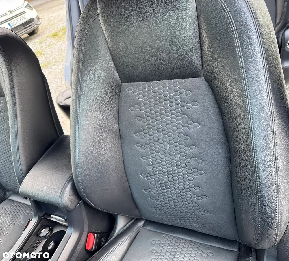 Land Rover Discovery Sport - 23