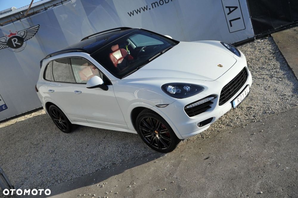 Porsche Cayenne - 21