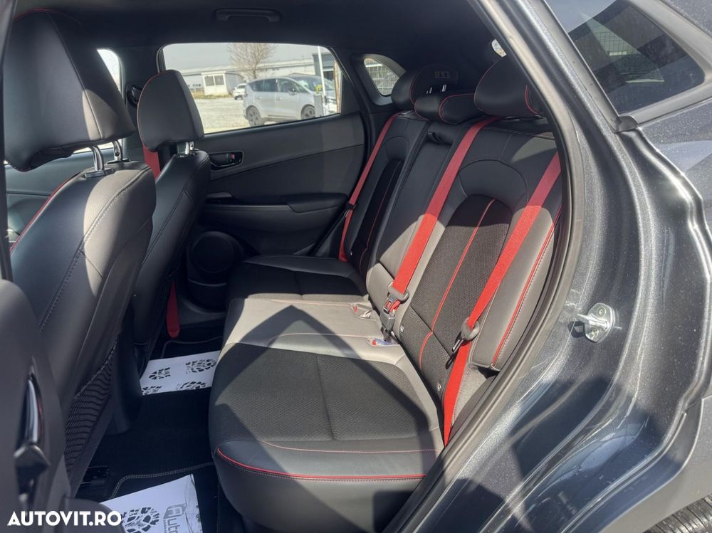 Hyundai KONA - 8