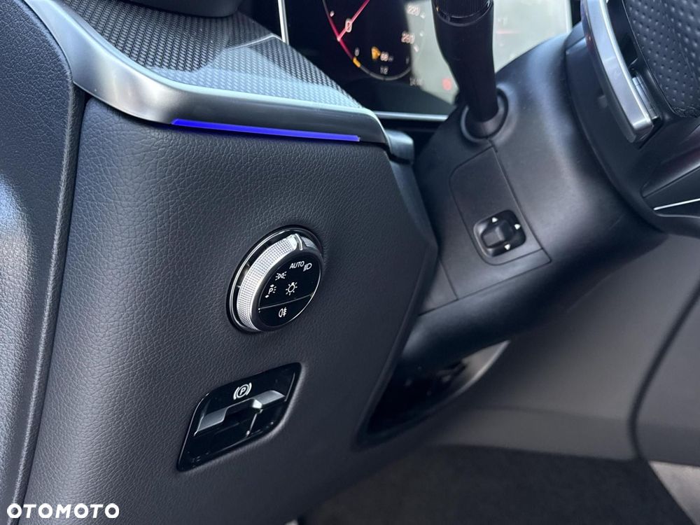 Mercedes-Benz GLC - 11