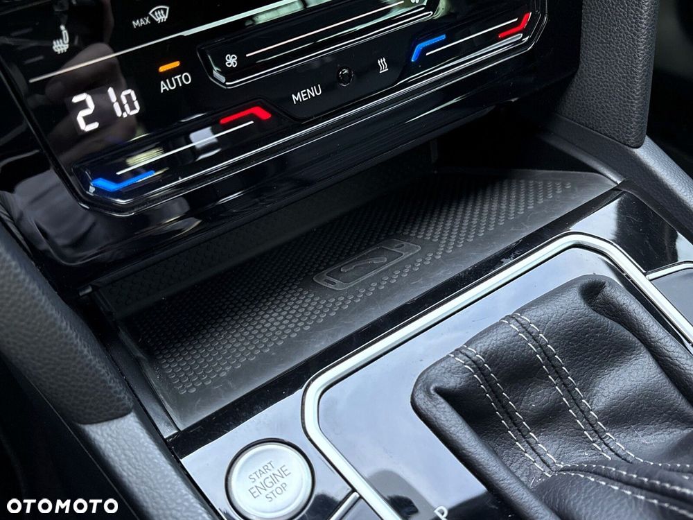 Volkswagen Passat - 30