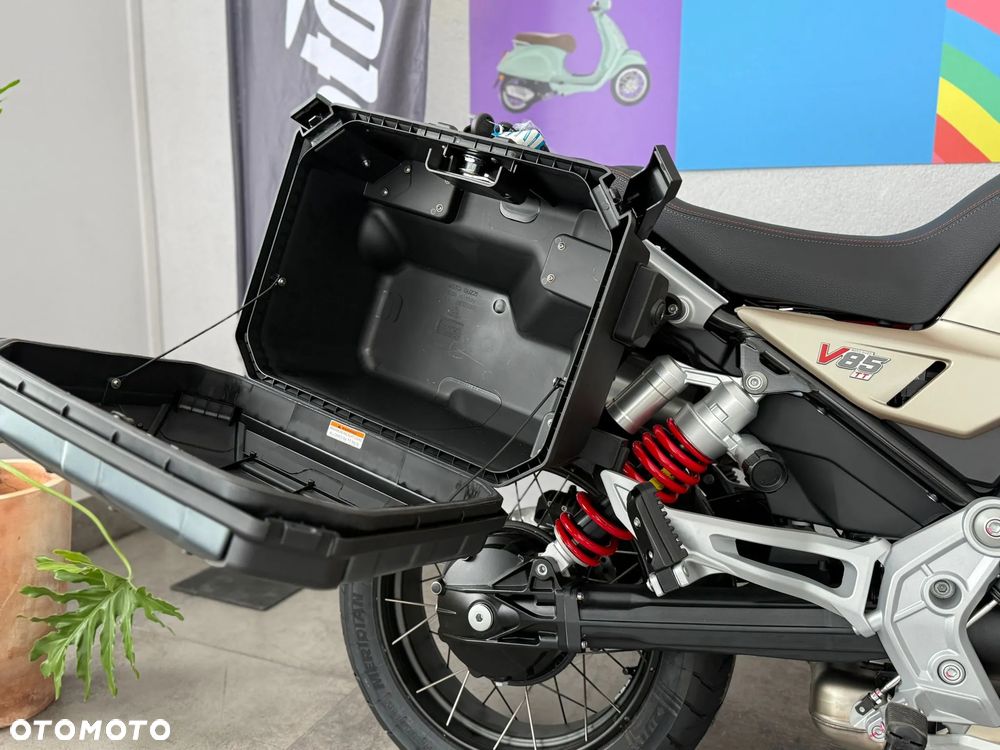 Moto Guzzi V85 - 13
