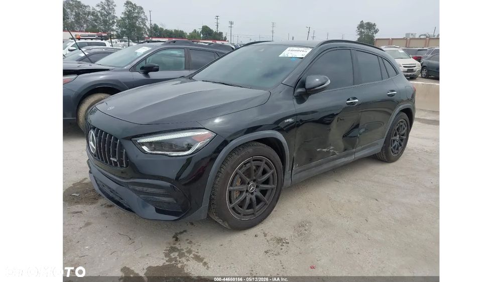 Mercedes-Benz GLA - 3