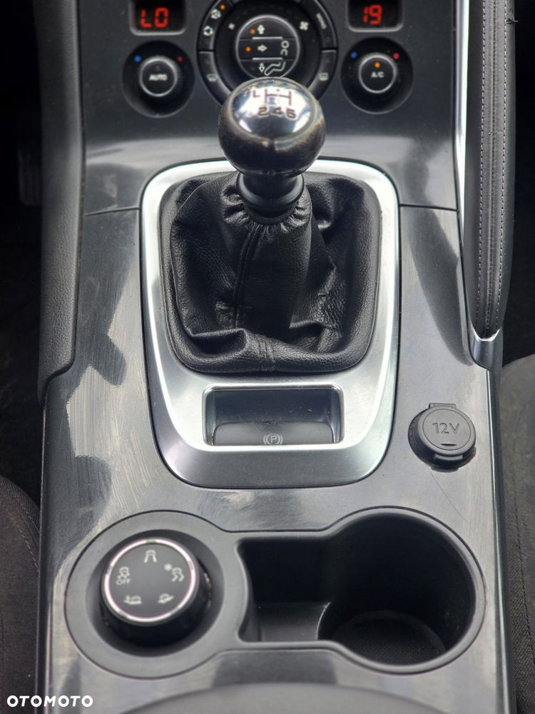 Peugeot 3008 HDi 115 Allure - 19