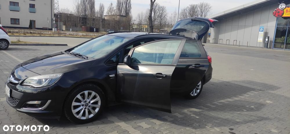 Opel Astra IV 2.0 CDTI Cosmo - 16