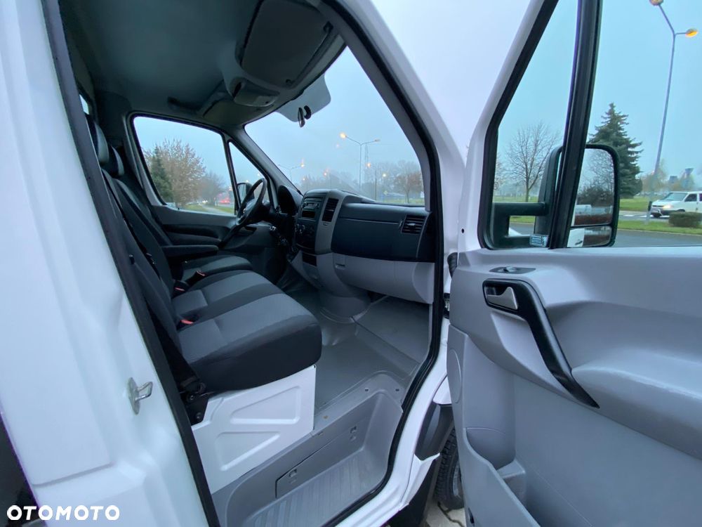 Volkswagen CRAFTER 2,0 TDI 136KM SKRZYNIOWY 350x215 KLIMATYZACJA - 38