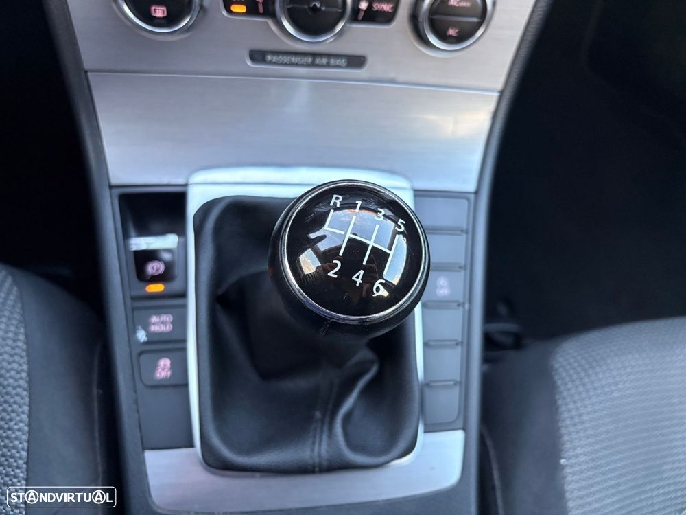 VW Passat Variant 1.6 TDI Confortline BlueMotion - 29