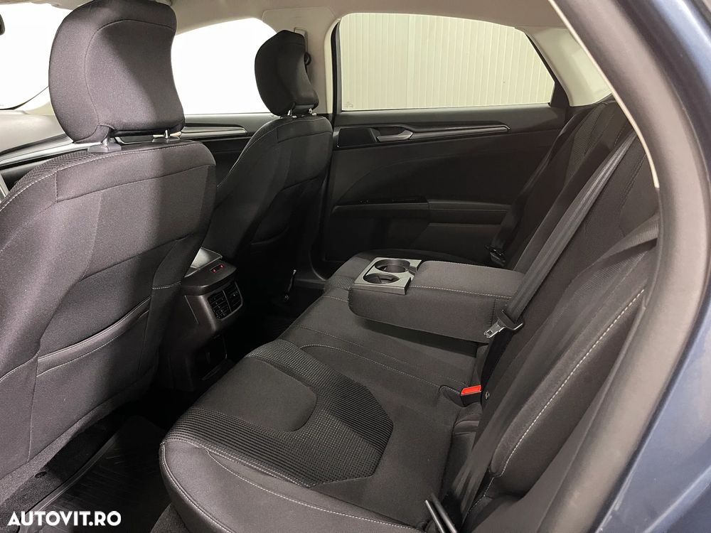 Ford Mondeo 2.0 HEV Titanium - 11