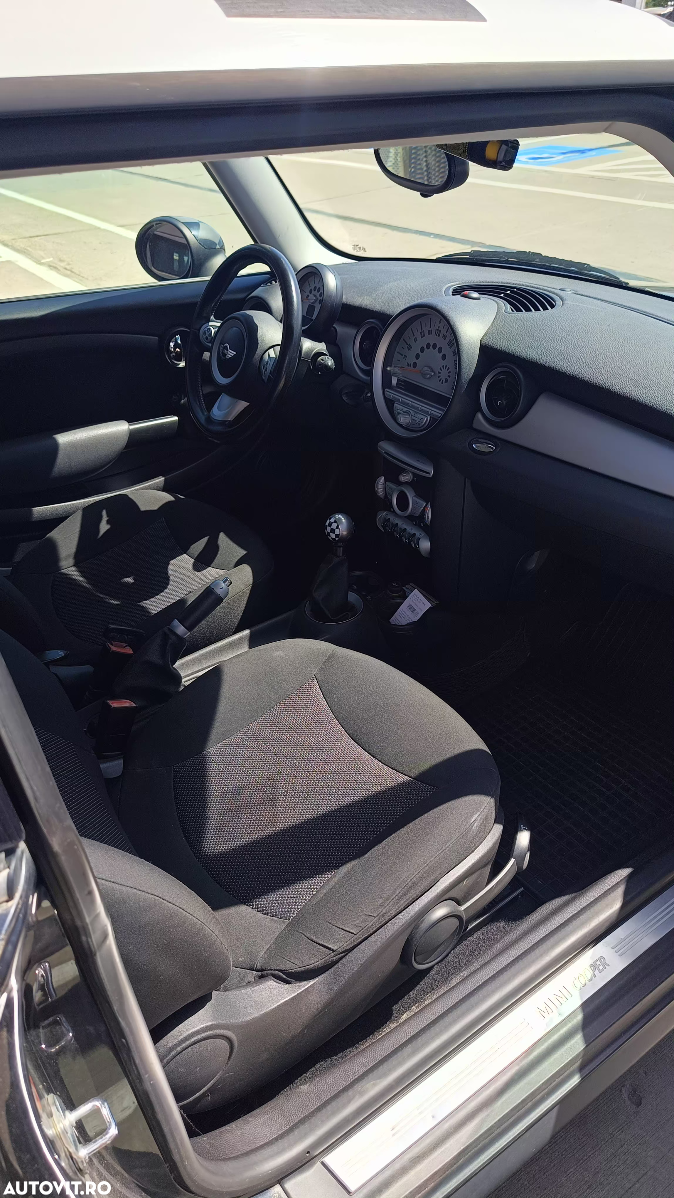 Mini Cooper Standard - 4