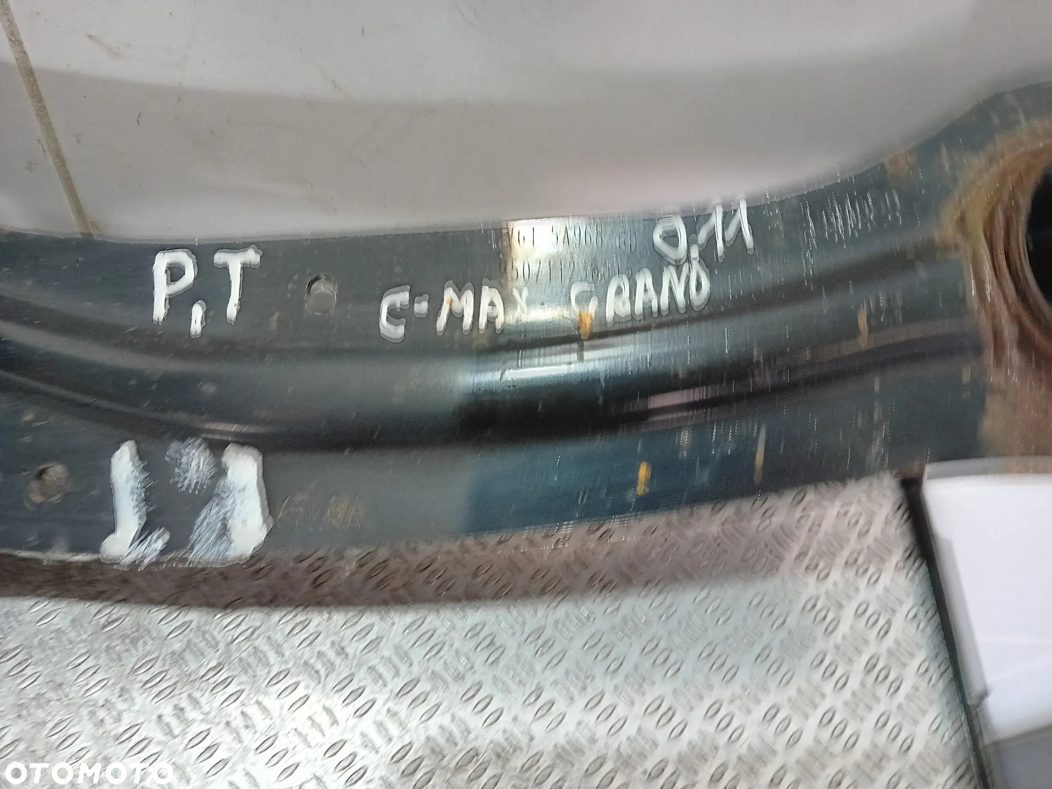 zwrotnica piasta prawy tył tarcza Ford Grand C-Max 2011 - 2