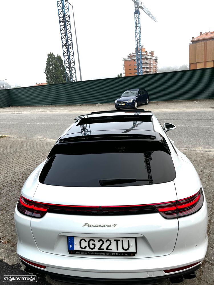 Porsche Panamera 4 E-Hybrid 10 Years Edition - 17