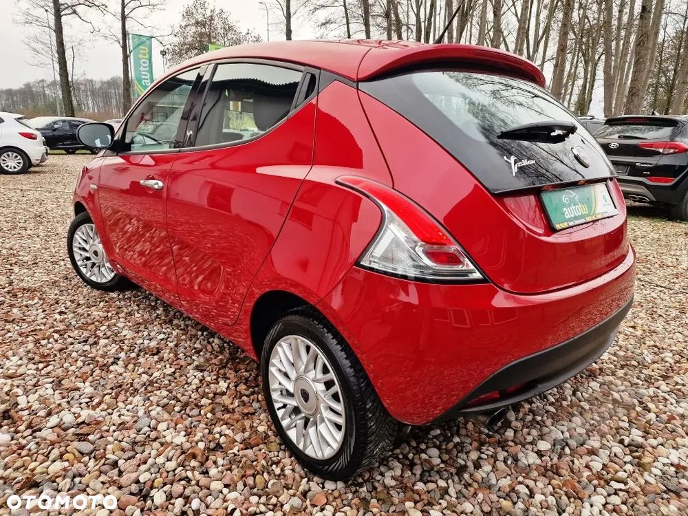 Lancia Ypsilon - 4