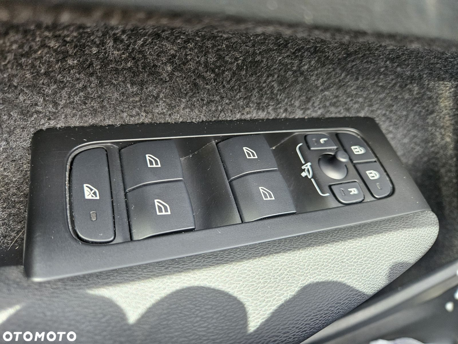 Volvo XC 40 - 25