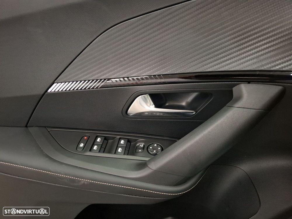 Peugeot e-2008 54 kWh Allure - 23