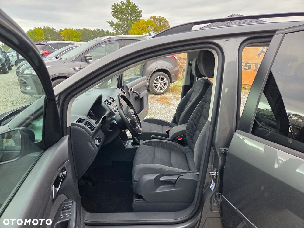 Volkswagen Touran 2.0 TDI DPF BlueMotion Technology Comfortline - 12