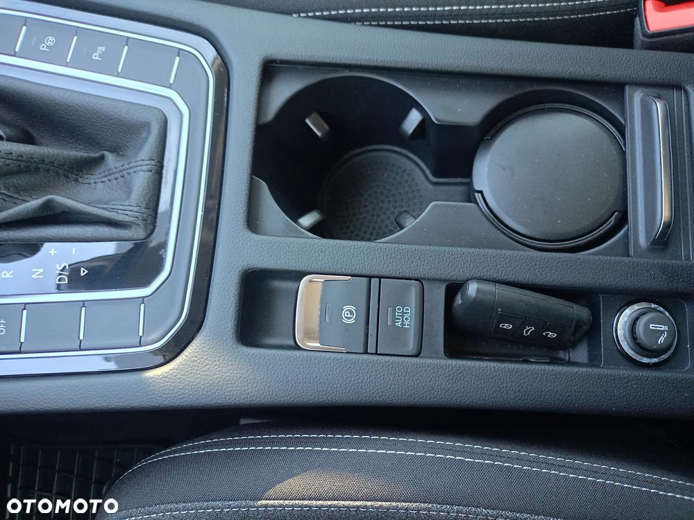 Volkswagen Passat 2.0 TDI SCR Comfortline DSG - 23