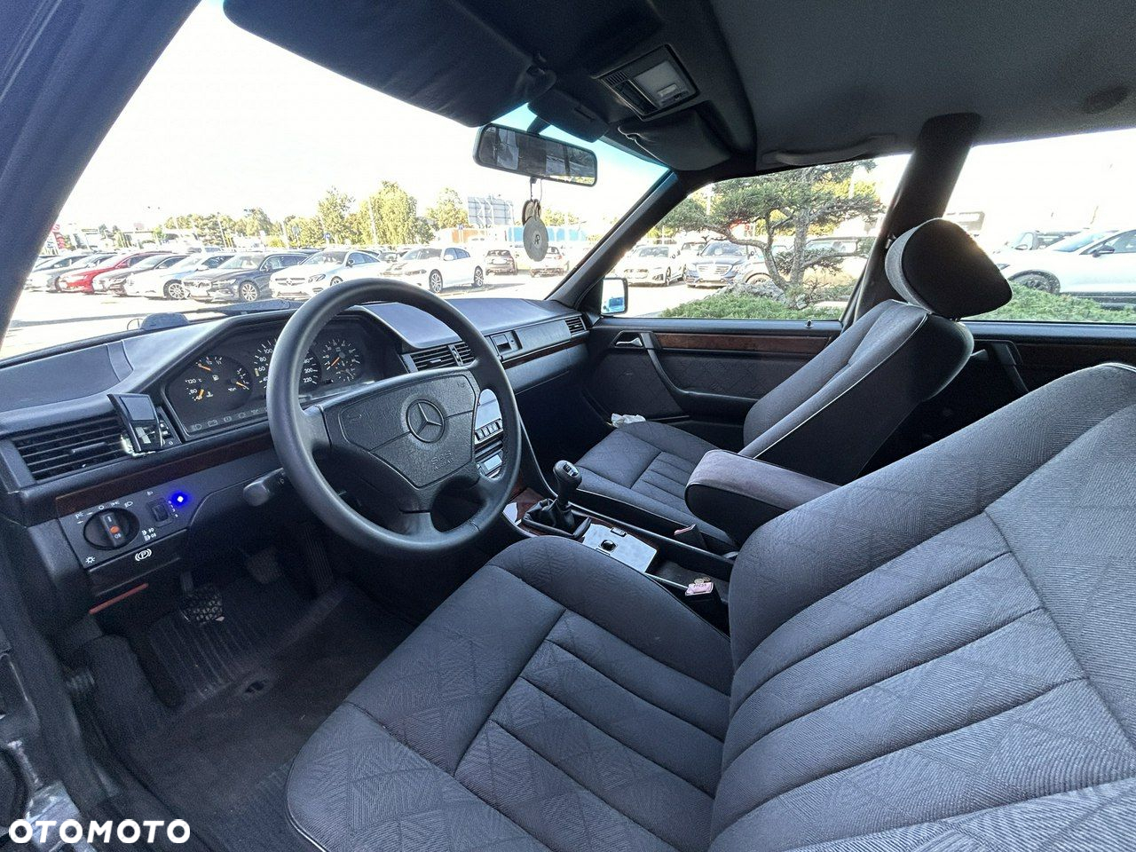 Mercedes-Benz Klasa E 250 T D Elegance - 8