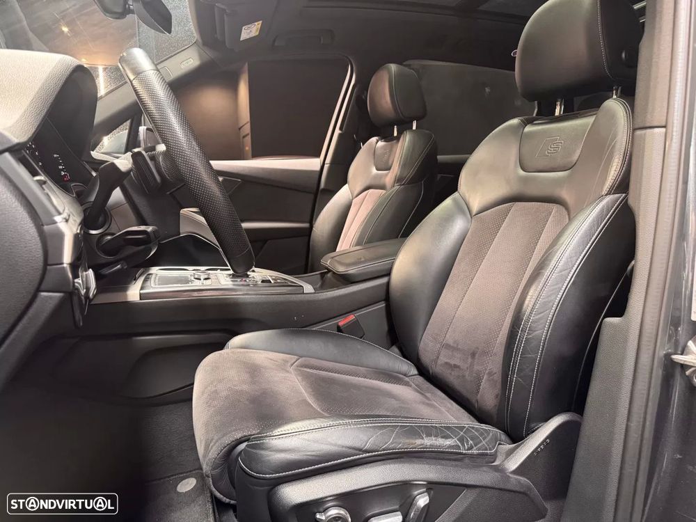 Audi Q7 3.0 TDi quattro S-line Tiptronic 7L - 23
