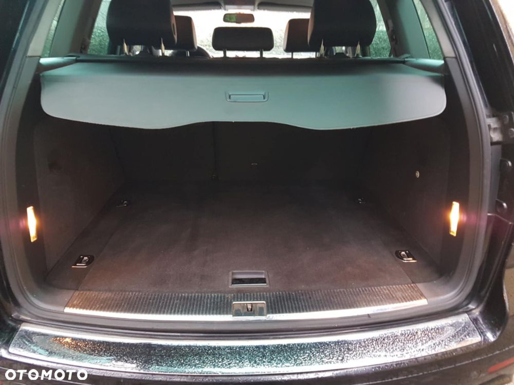 Volkswagen Touareg - 11