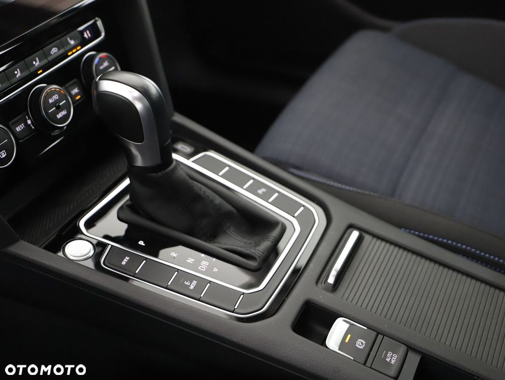 Volkswagen Passat Variant - 11