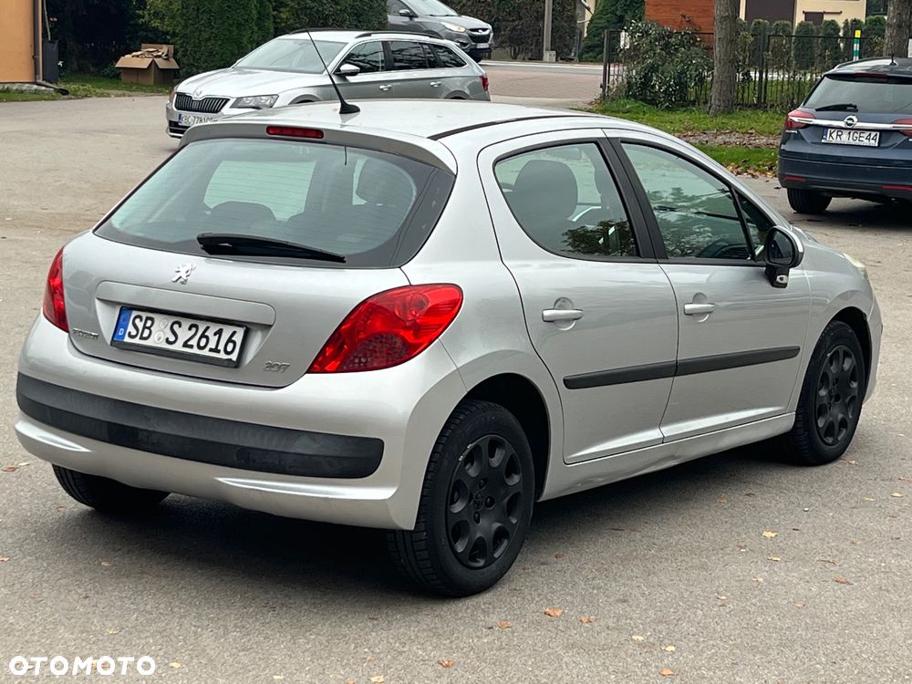 Peugeot 207 2007 photo 4