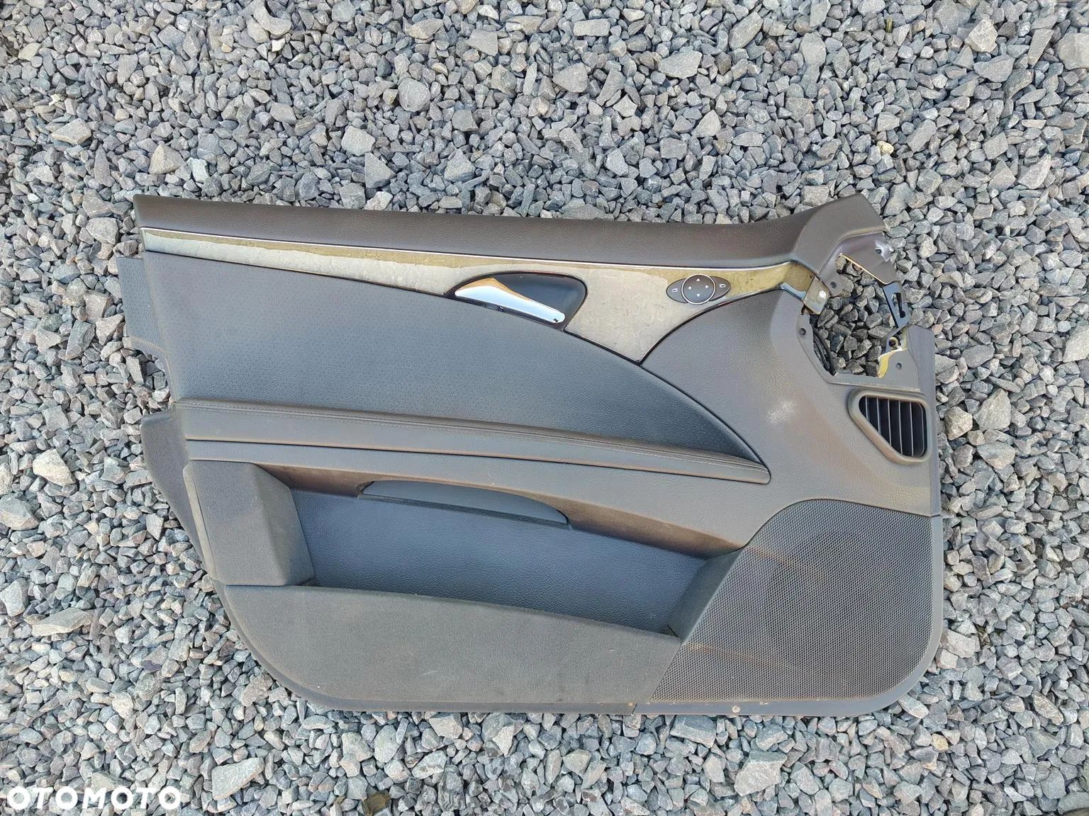 MERCEDES W211 BOCZEK Tapicerka Lewy Przód Eu Kierowcy  Wersja Sport - 1