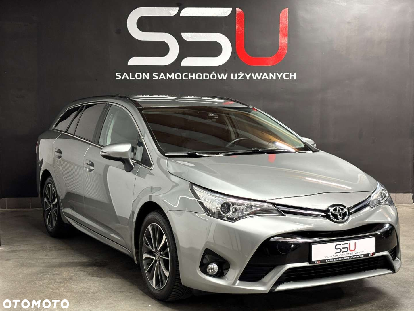 Toyota Avensis 1.8 Premium - 11
