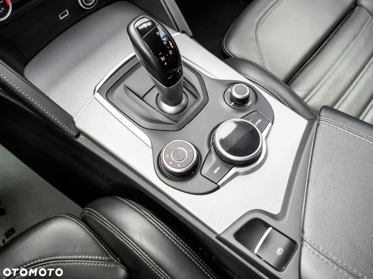 Alfa Romeo Stelvio 2.0 Turbo Executive Q4 - 22