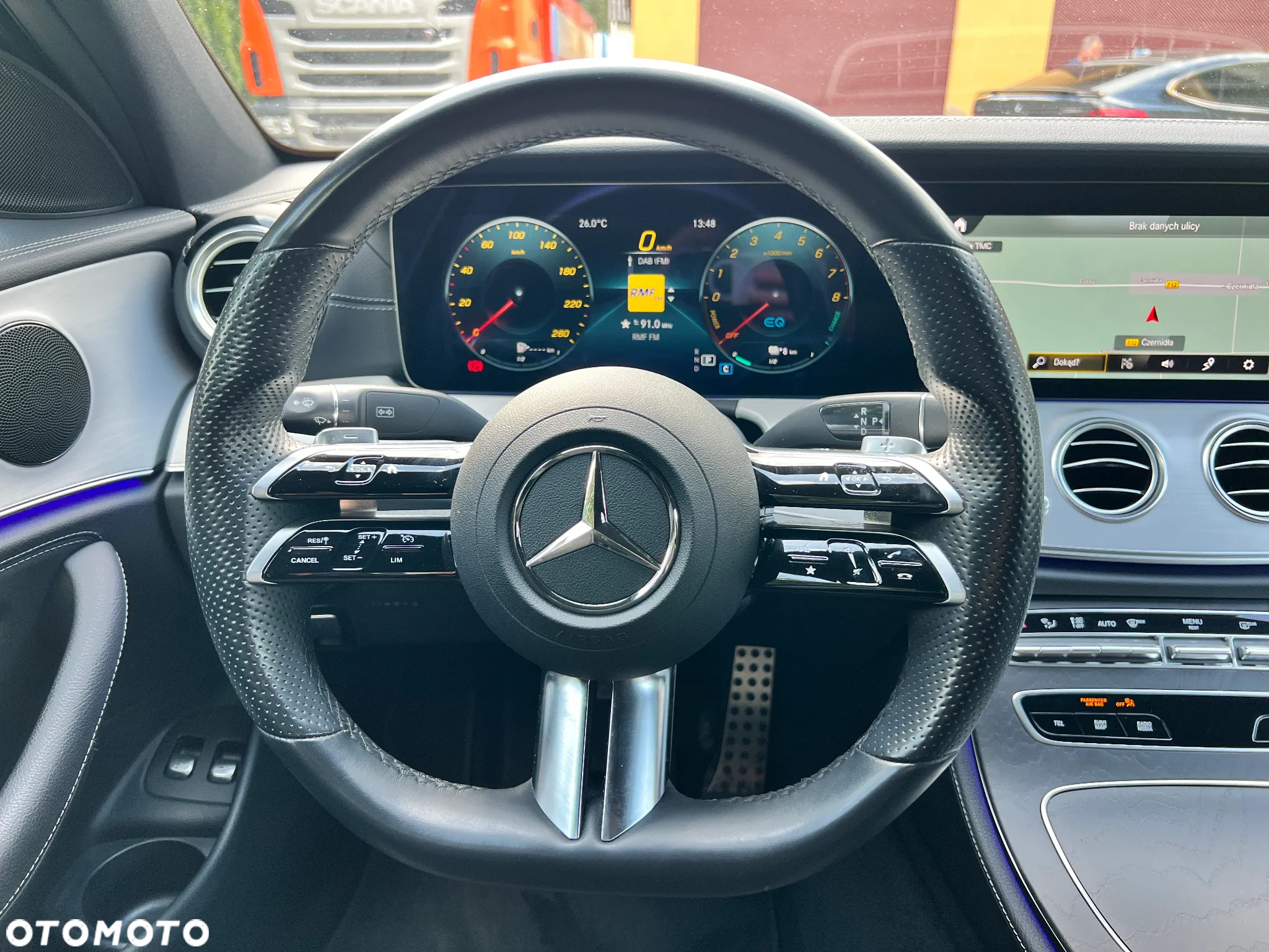 Mercedes-Benz Klasa E 300 AMG - 22
