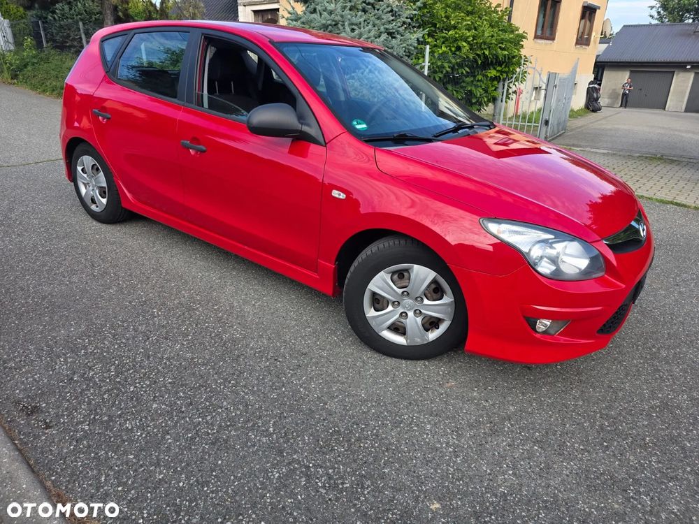 Hyundai i30 1.4 Base + - 24