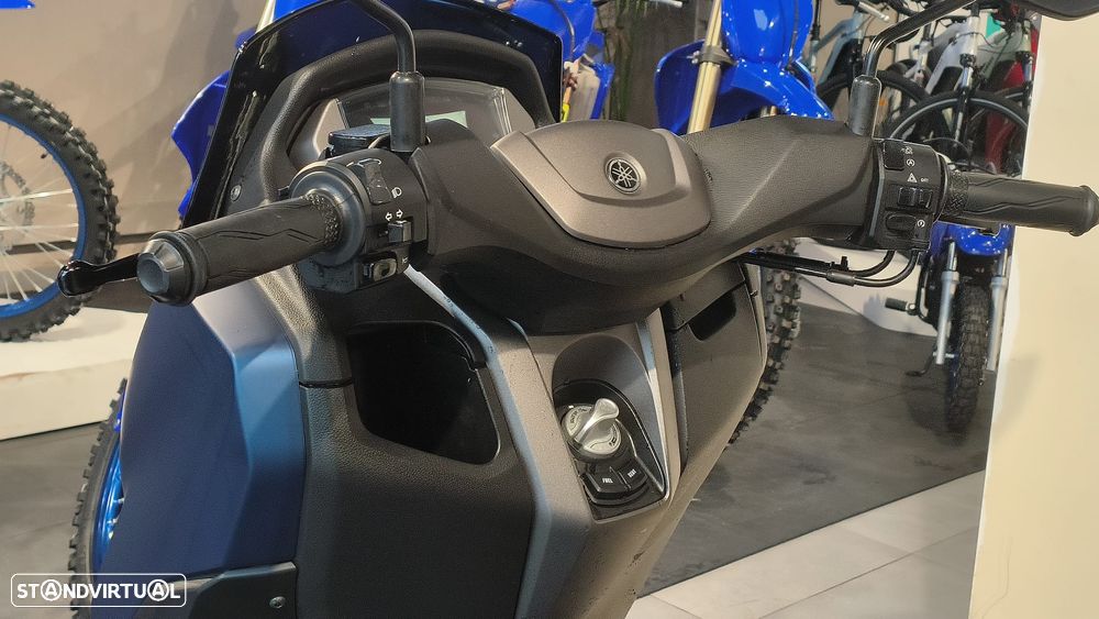 Yamaha NMAX 155 - 8