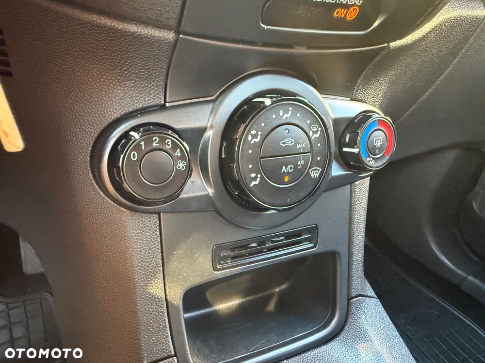 Ford Fiesta - 26