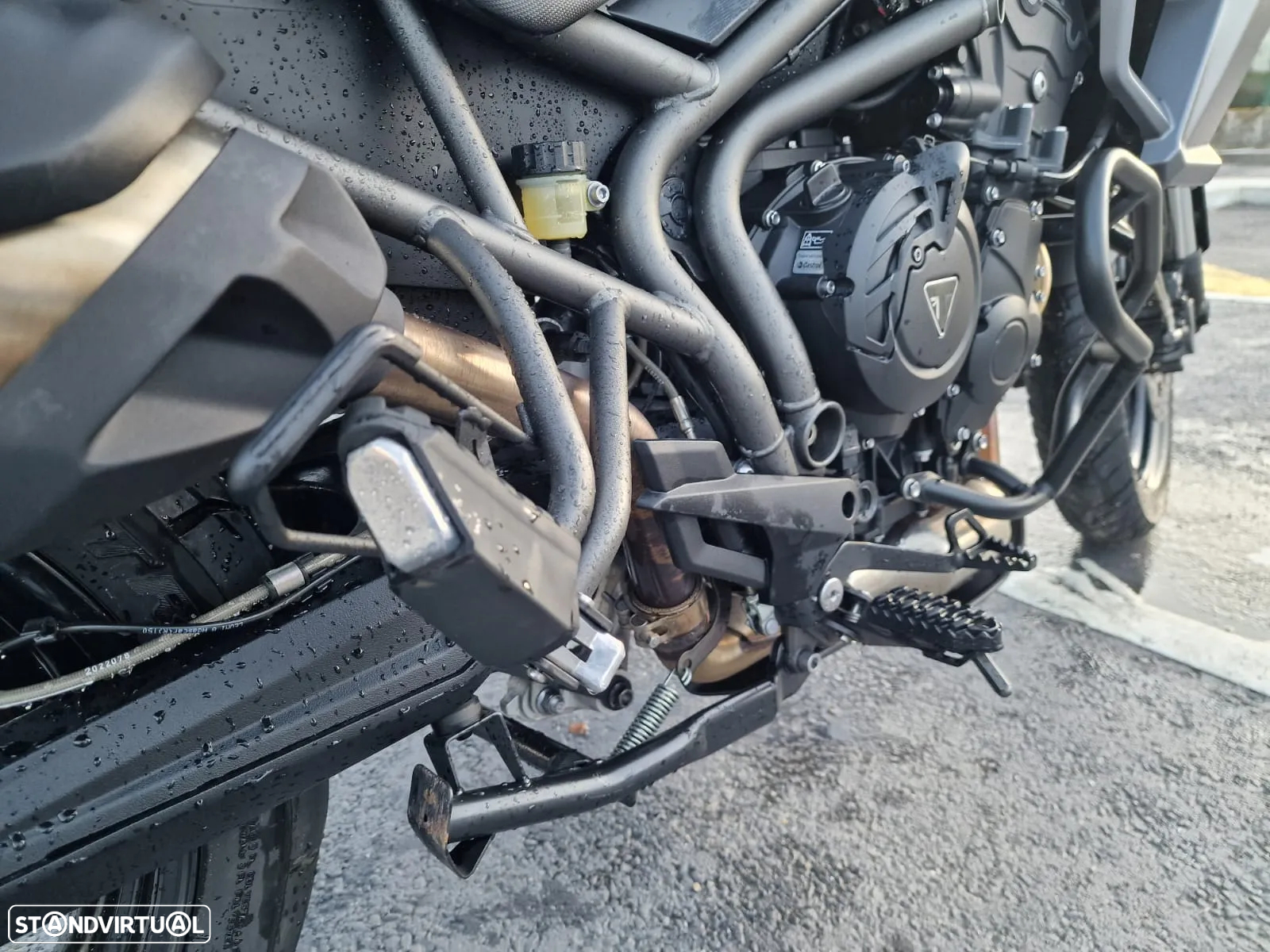 Triumph Tiger 800 XRX - 10