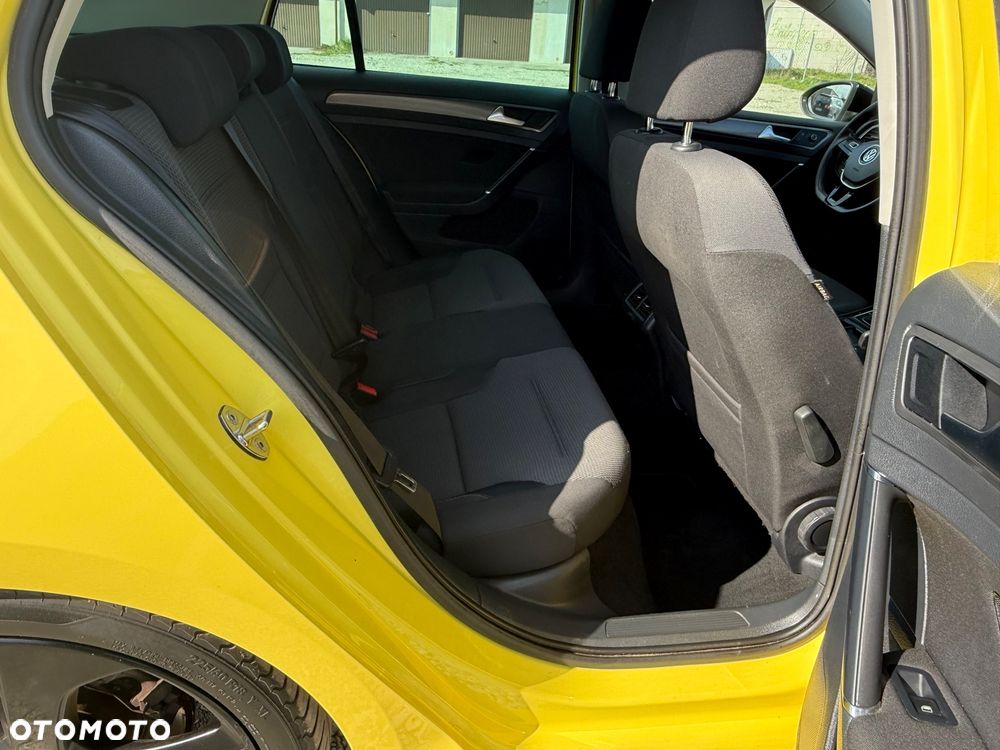 Volkswagen Golf 1.6 TDI DPF Style - 25